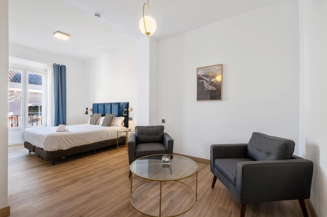 Malaga City Suites Buitenkant foto