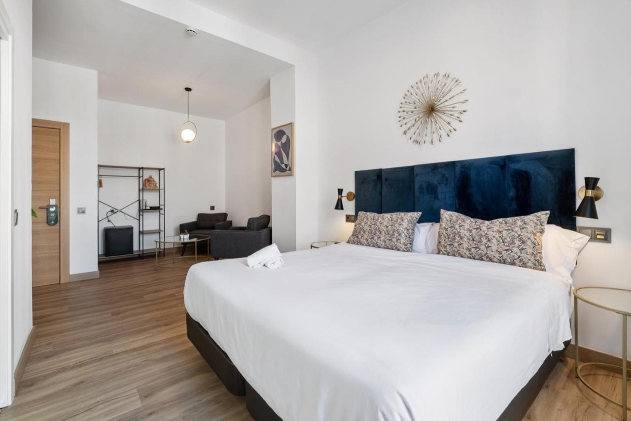 Malaga City Suites Buitenkant foto