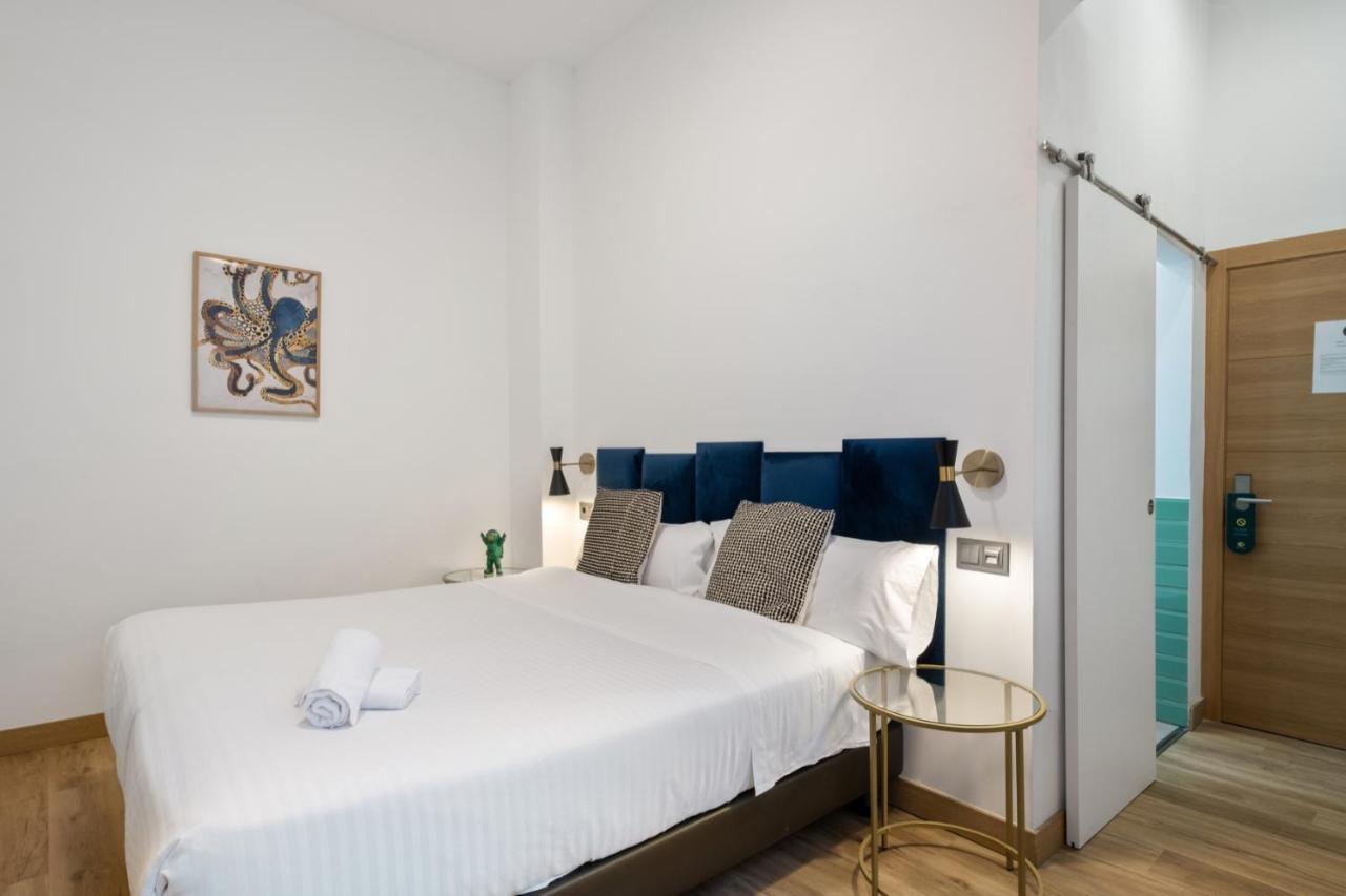Malaga City Suites Buitenkant foto