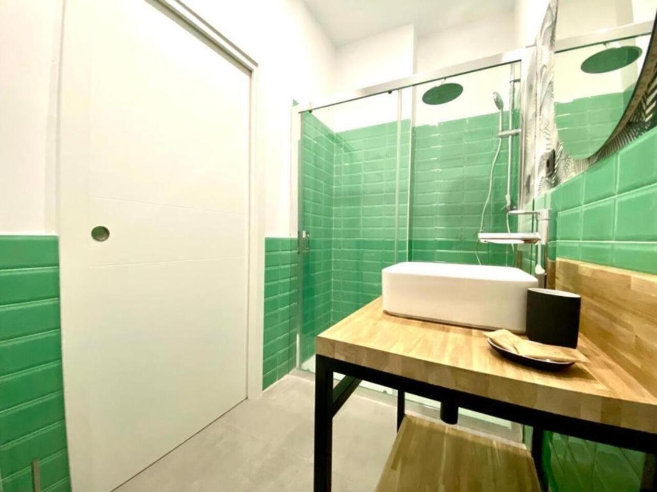 Malaga City Suites Buitenkant foto
